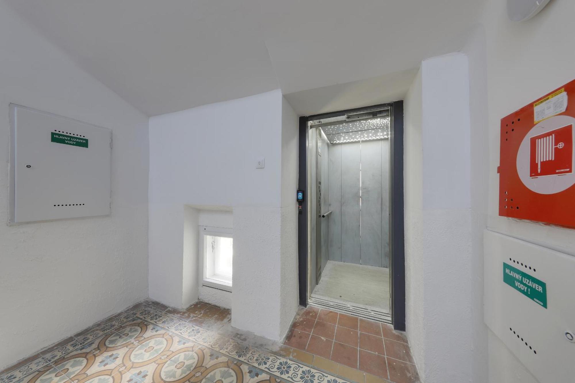 Aneri Apartment Old Town براتسيلافا المظهر الخارجي الصورة